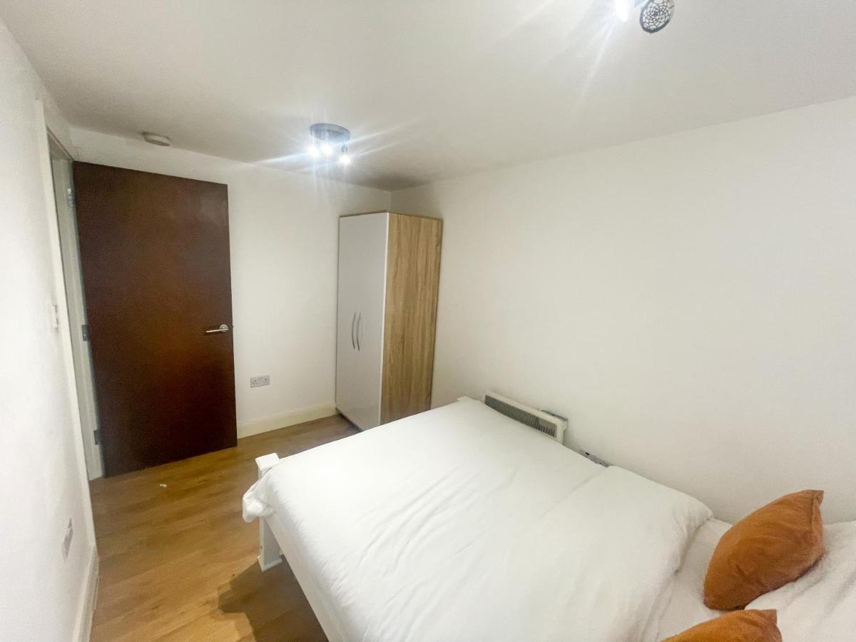 96 Uxbridge Road Apartments London Luaran gambar